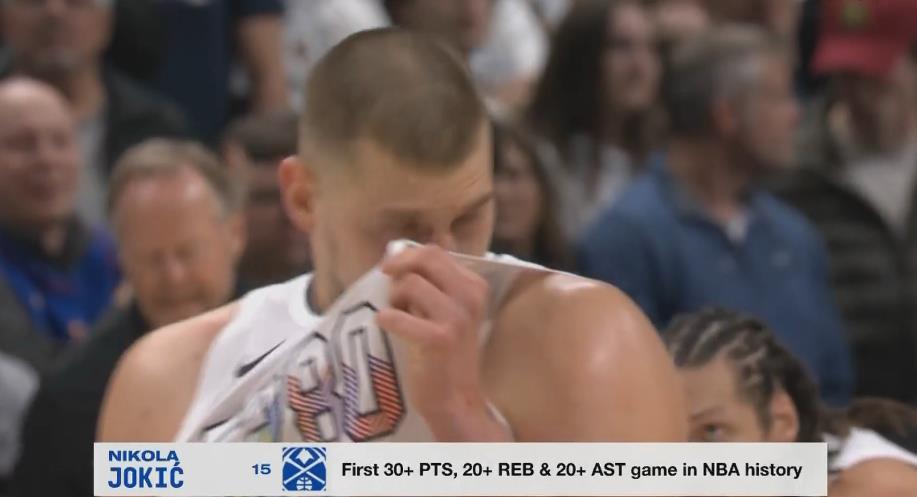 你貸款？轉播方字幕：約基奇30+20+20！NBA歷史首人！
