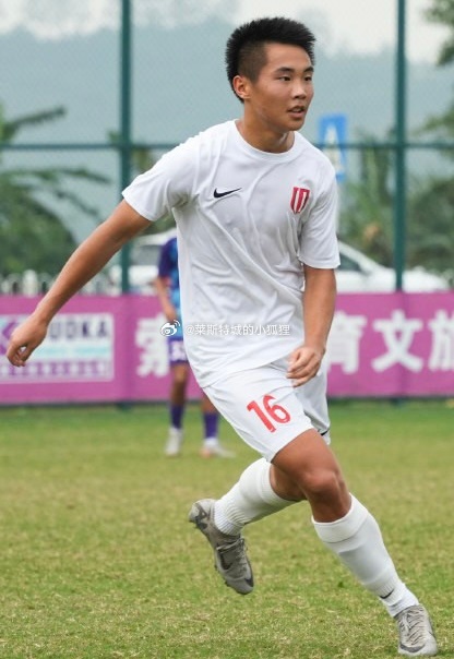中國(guó)職業(yè)賽場(chǎng)首位09后！成都蓉城B隊(duì)16歲小將帥惟浩上演生涯首秀
