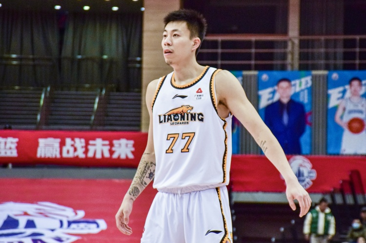 還得再調(diào)整！張鎮(zhèn)麟復(fù)出8中1拿到2分8助出現(xiàn)6失誤 正負(fù)值-34最低