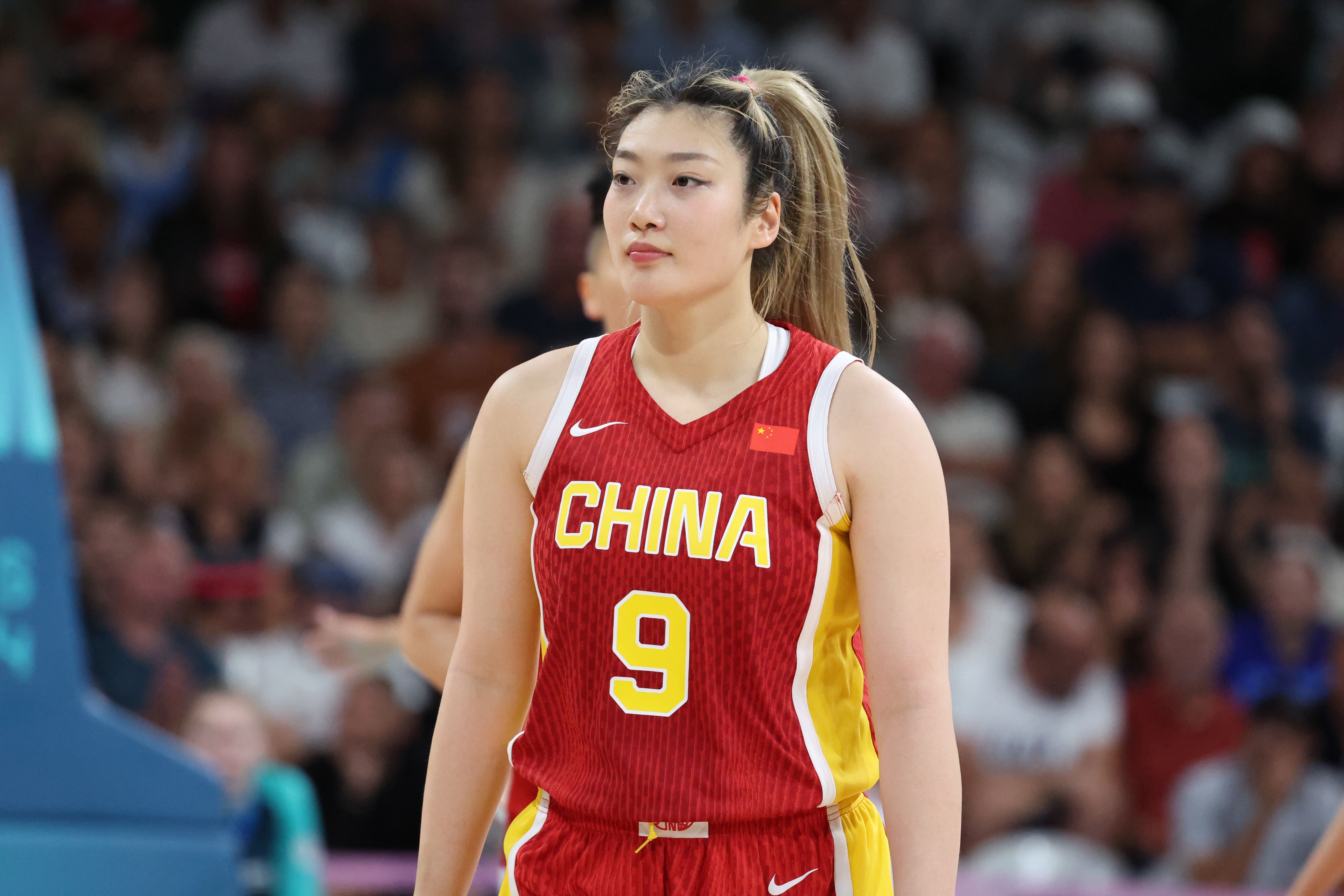 李夢三八婦女節(jié)更博：致敬每一個(gè)我們 祝我們節(jié)日快樂！