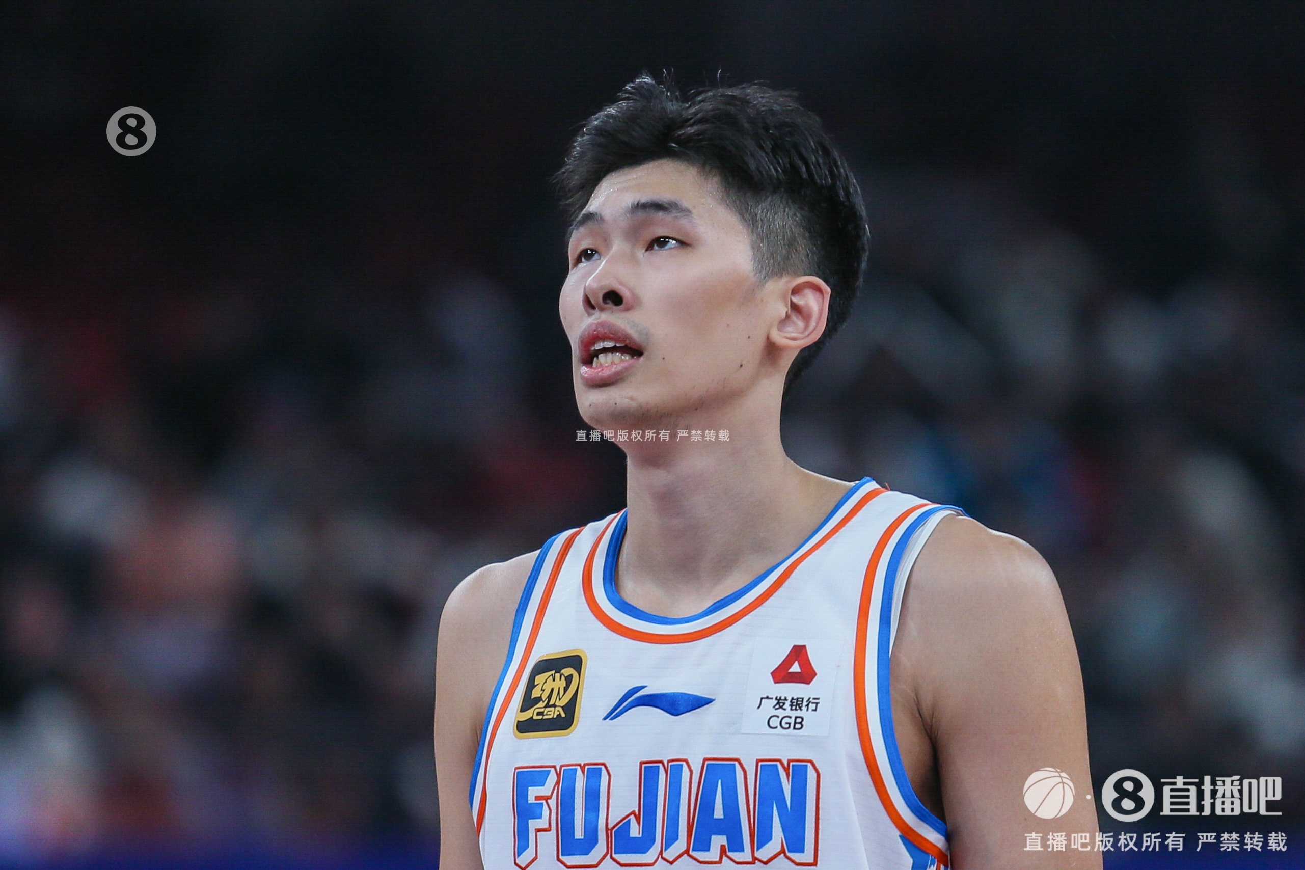 厲害！鄒陽出戰(zhàn)42分鐘 13投6中攬下17分19板3斷3帽
