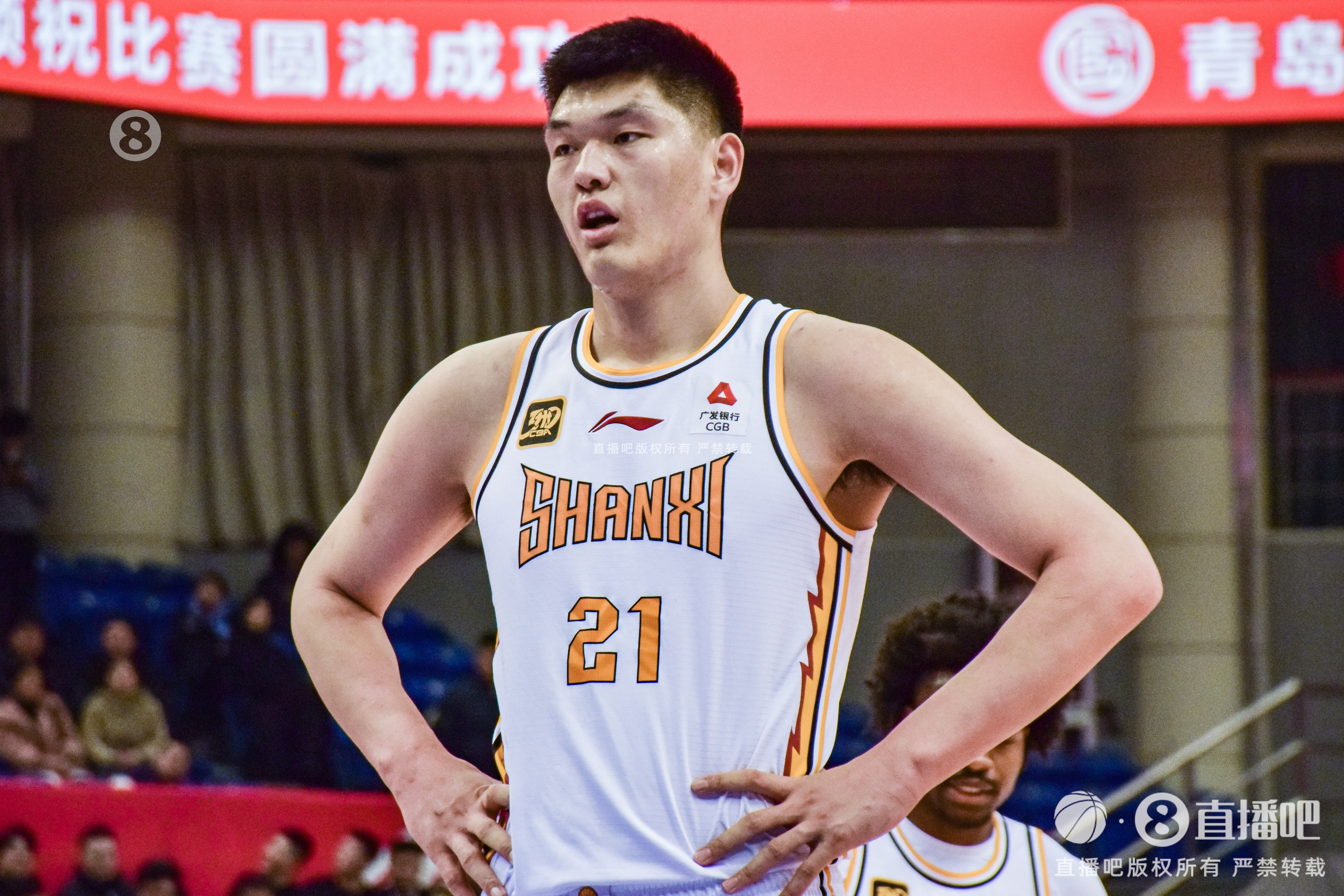 進(jìn)化了！劉傳興半場7中5&三分3中2 拿下12分3籃板助隊建立領(lǐng)先