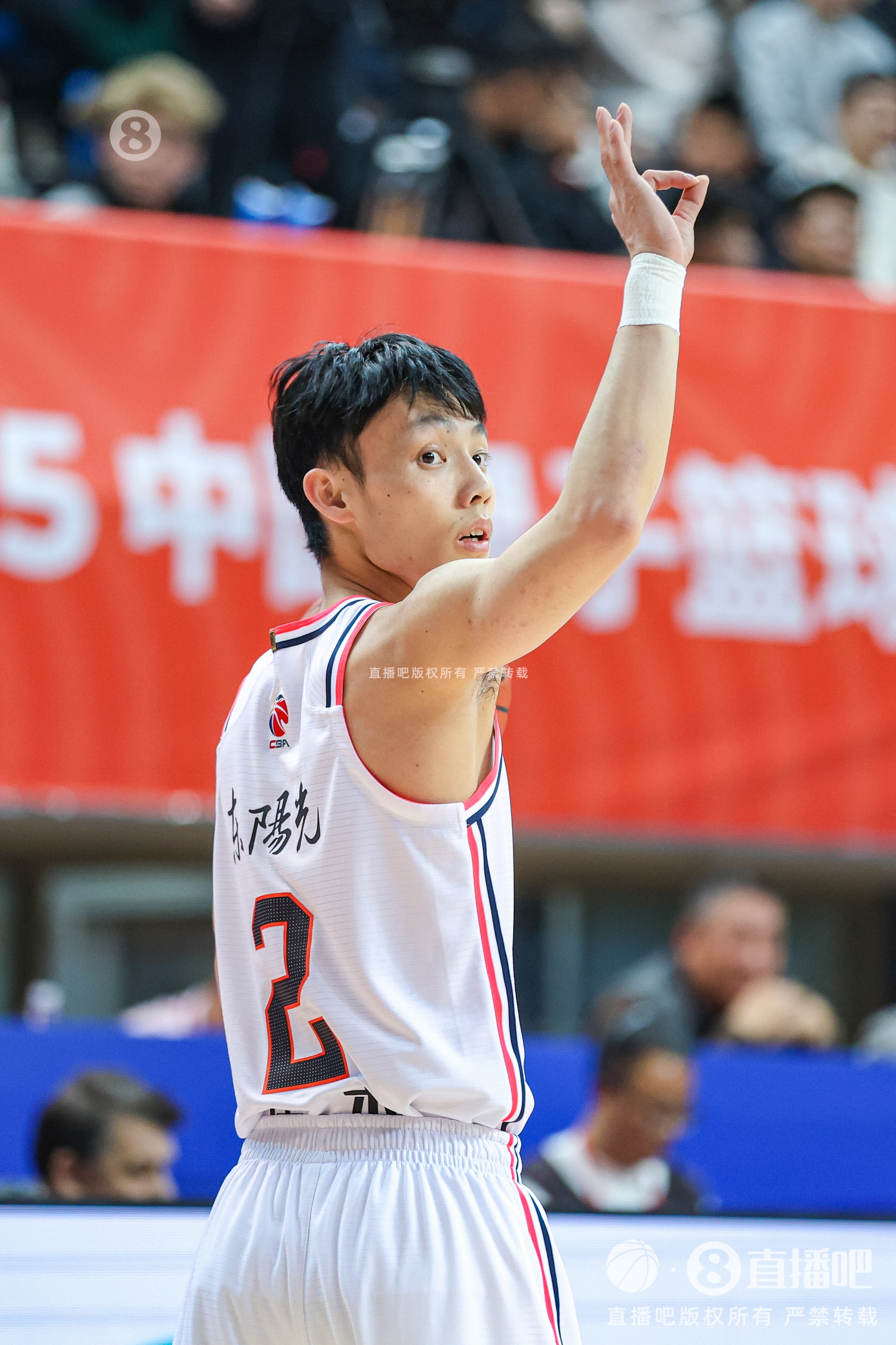 鐵人！本賽季CBA常規(guī)賽僅17名球員做到46場全勤 徐杰、鄒陽在列