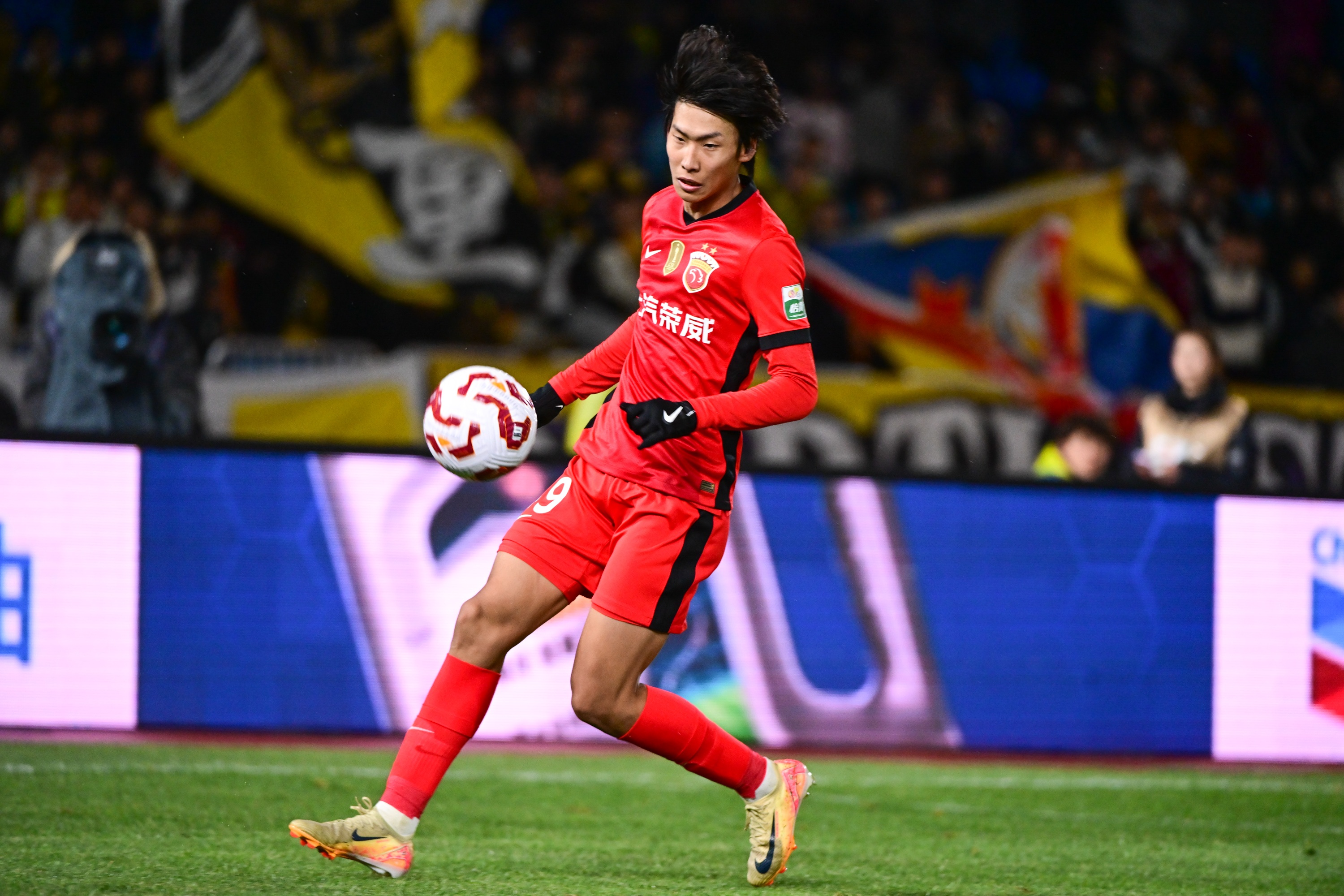 記者：李新翔、王鈺棟也要感謝B名單制度，以前的U23政策是奇葩